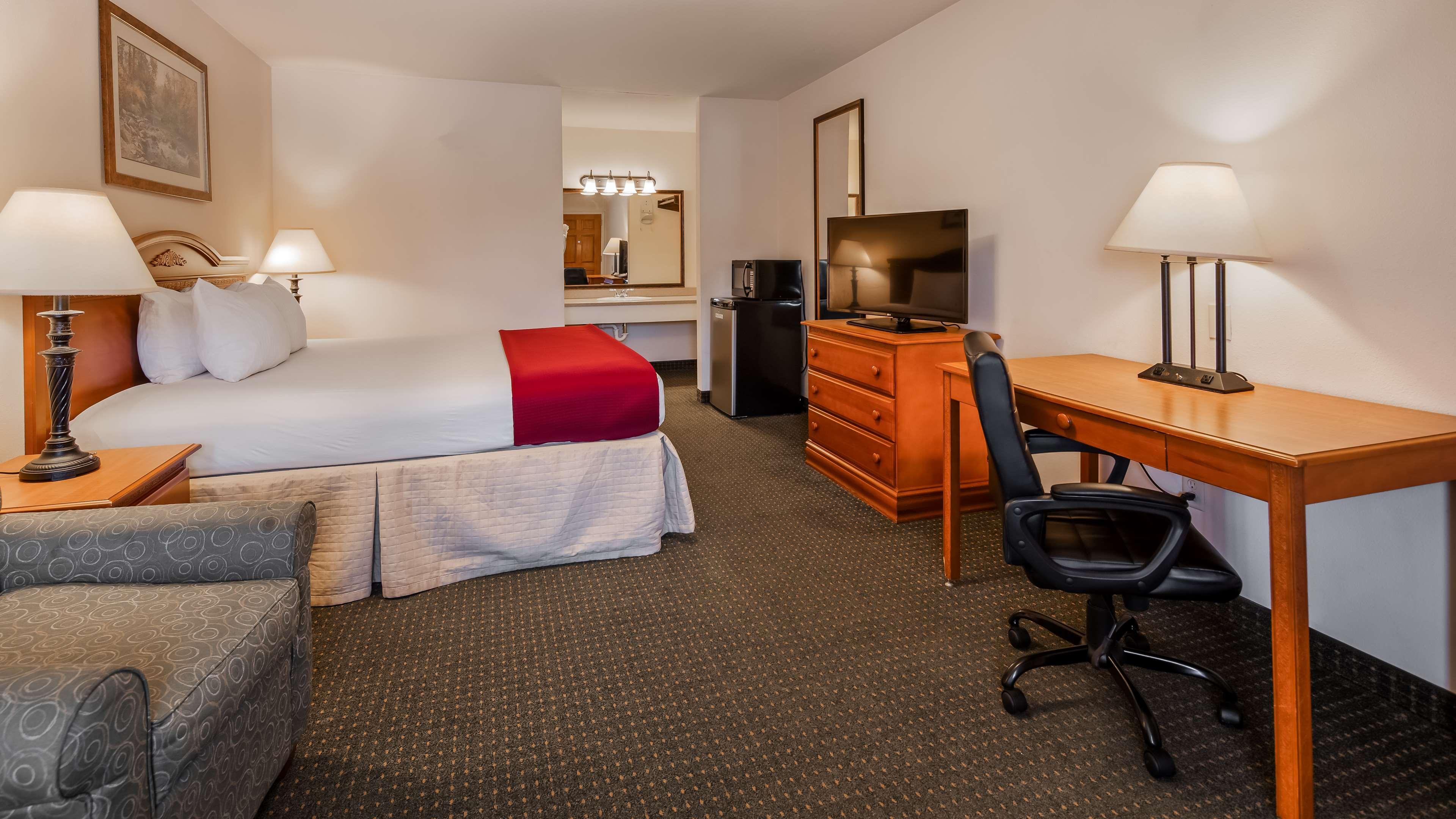 Best Western Plus Brunswick Bath Exterior photo
