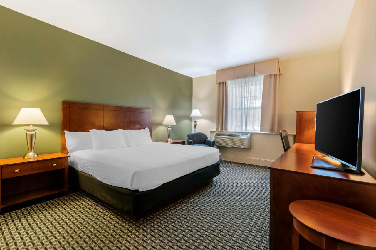 Best Western Plus Brunswick Bath Exterior photo