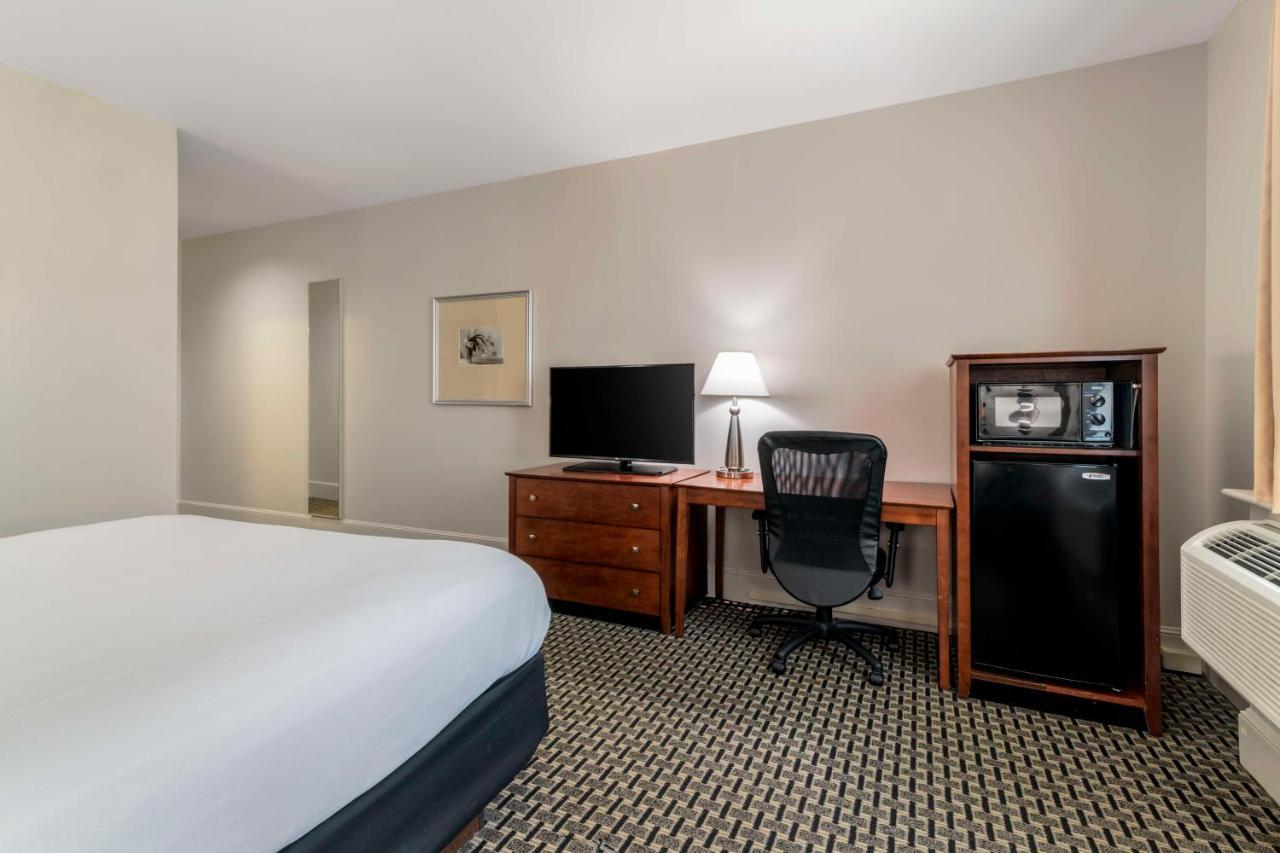 Best Western Plus Brunswick Bath Exterior photo